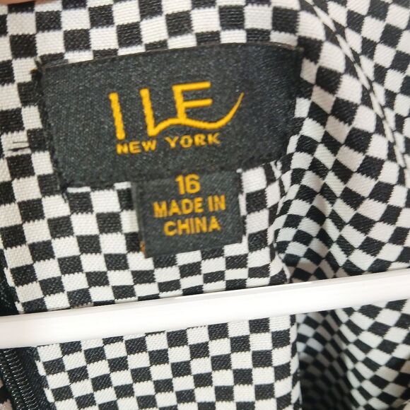 ILE New York Sleeveless Sheath Dress - Picture 11 of 11